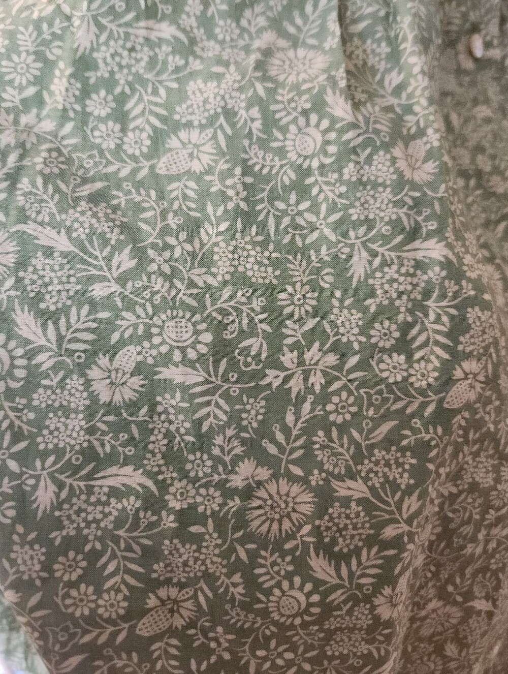 Dôen Jane Blouse in Green Floral - Picture 5 of 6
